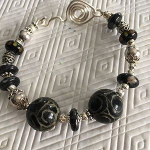 Handcrafted bangle with silver wire